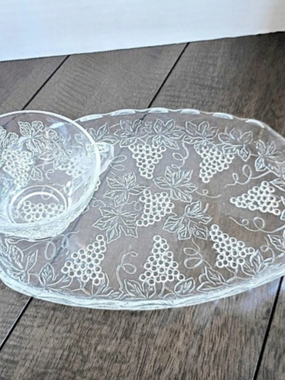 Anchor Hocking Harvest Grape Serva-Snack Set Clear Glass Tray & Cup